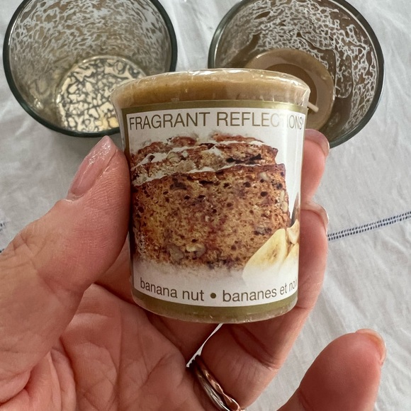 🆕 2 golden candles holders with candles - Picture 6 of 7